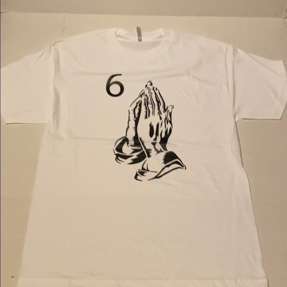 Praying hands men t shirt size L god